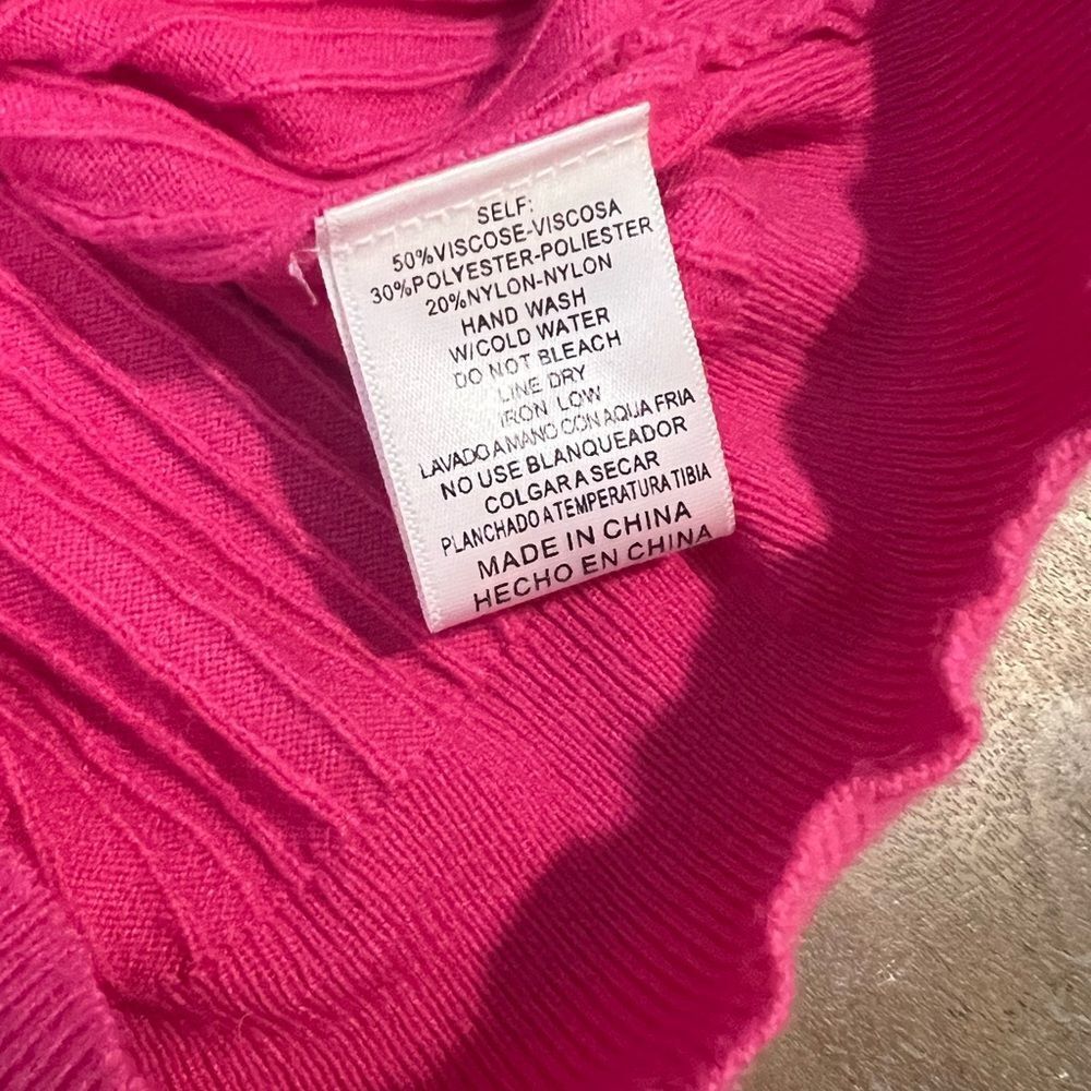 & Merci womens hot Pink Ruffled sweater size L - Picture 7 of 8